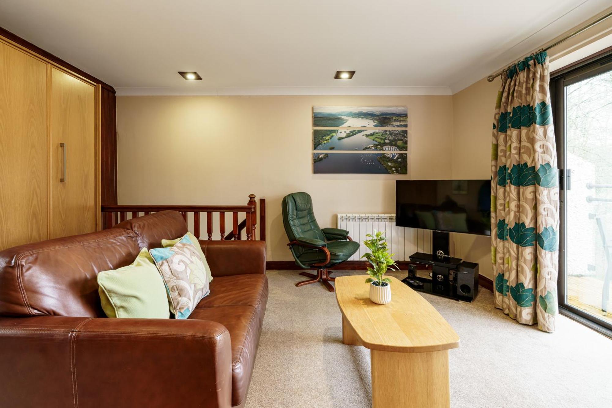Apartment 2 Bedroom District At Windermere Marina Village Bowness-on-Windermere